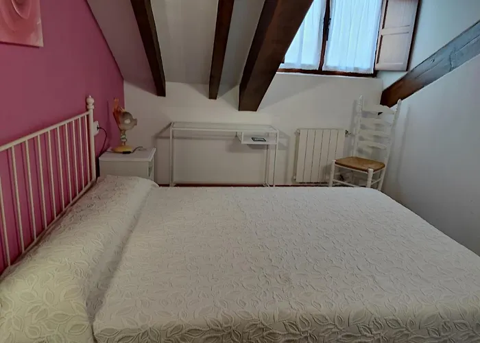 Pasaje San Jorge Guest house Comillas