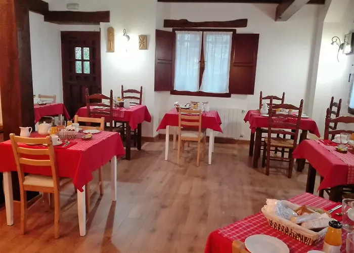 Pasaje San Jorge Guest house Comillas