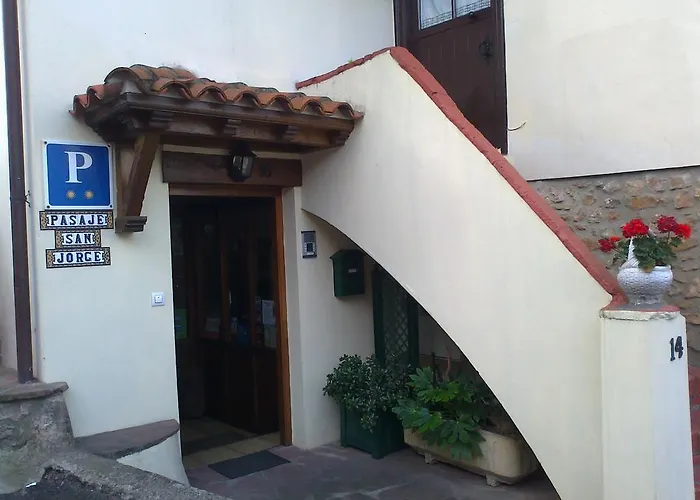 Pasaje San Jorge Pensjonat Comillas